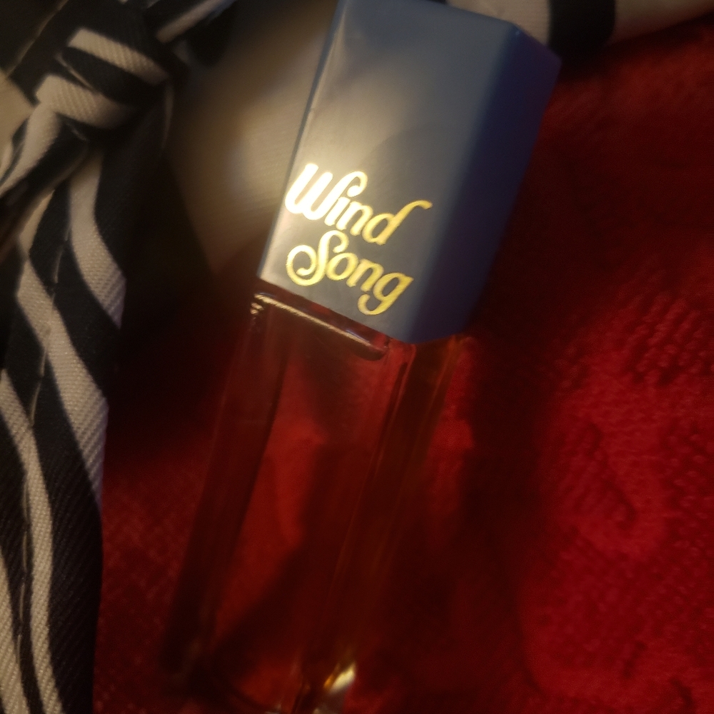 Women's Perfume Vintage (WIND SONG) by Giorgio Beverly Hills - Picture 4 of 8